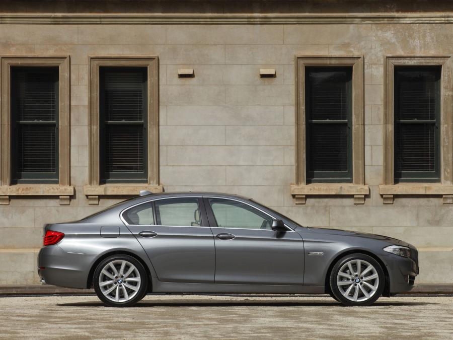  BMW 535i Sedan 2011 года  (AU) (фото 11 из 16)
